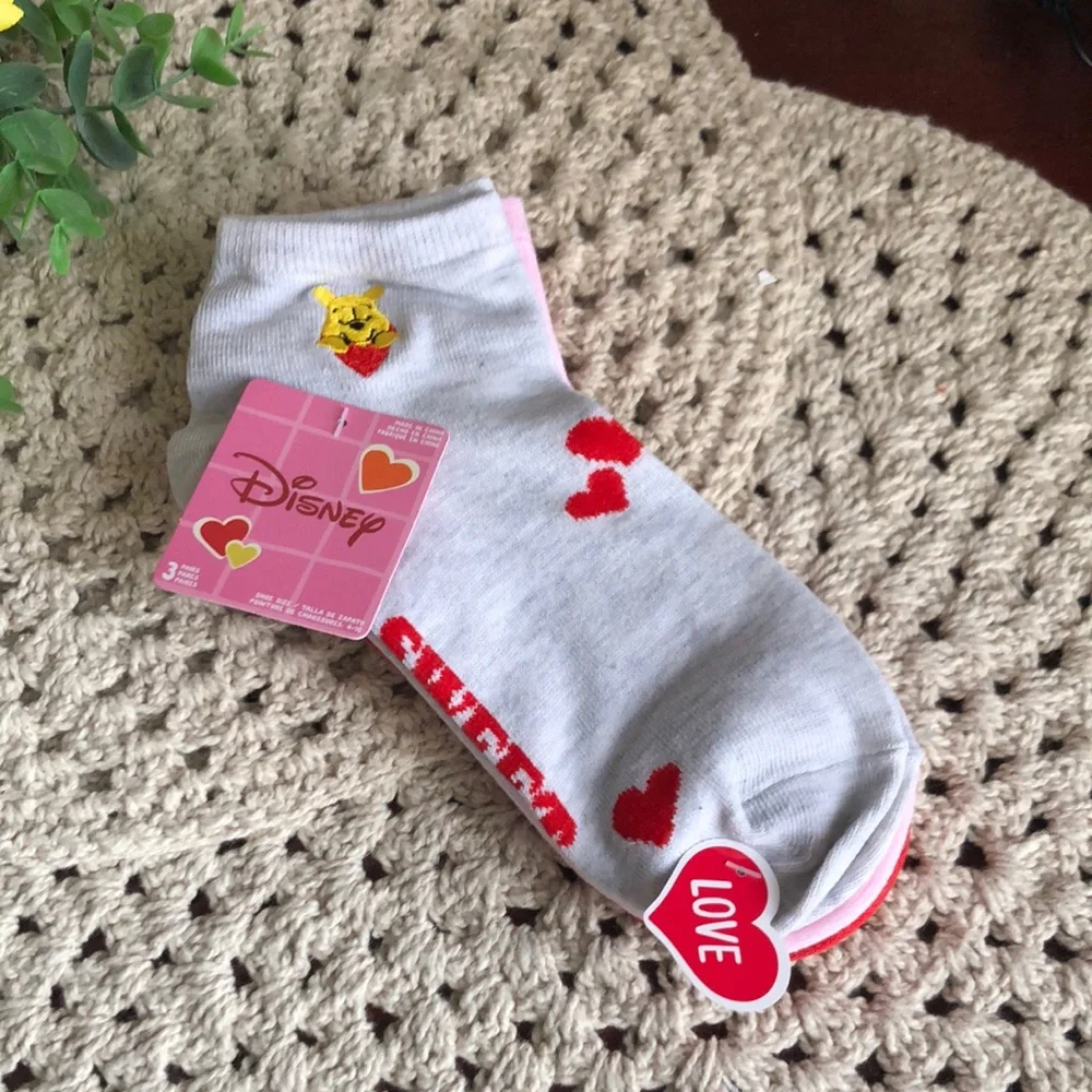 Disney Winnie the Pooh Valentines Love Socks
